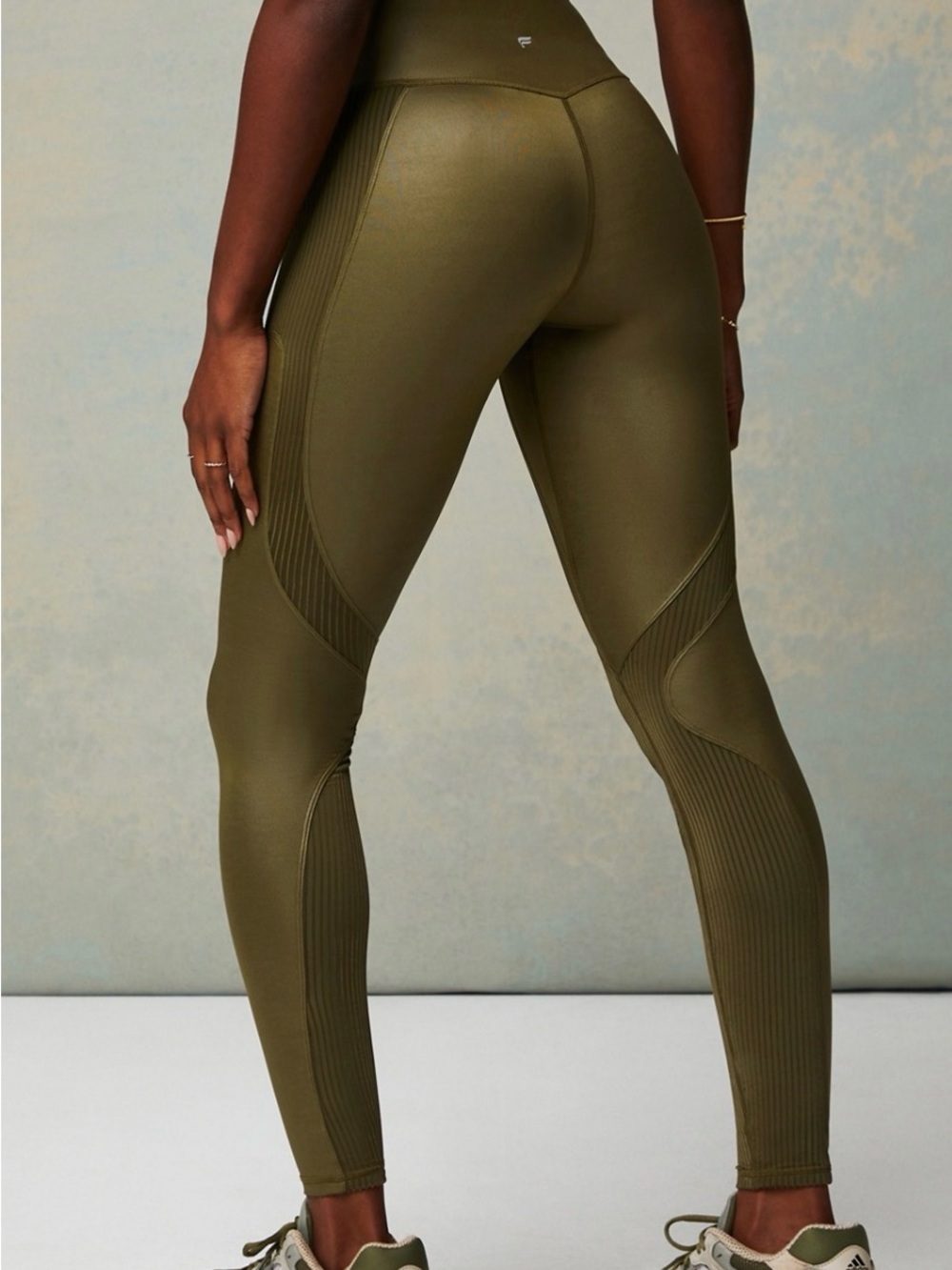 Fabletics Metallic High-Rise Leggings Dark Moss Shine Medium NWOT - Picture 4 of 8
